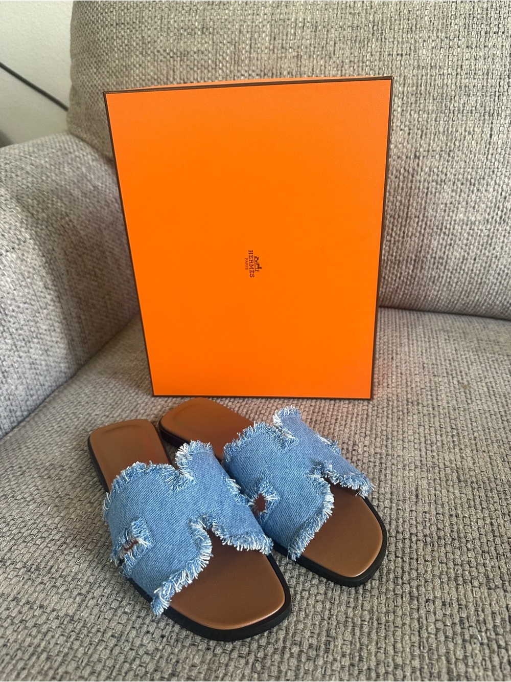 NEW in box HERMÈS Bleu Clair DENIM Fringe Oran Sandals - Picture 16 of 16
